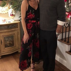 Jumpsuit with velvet flowers